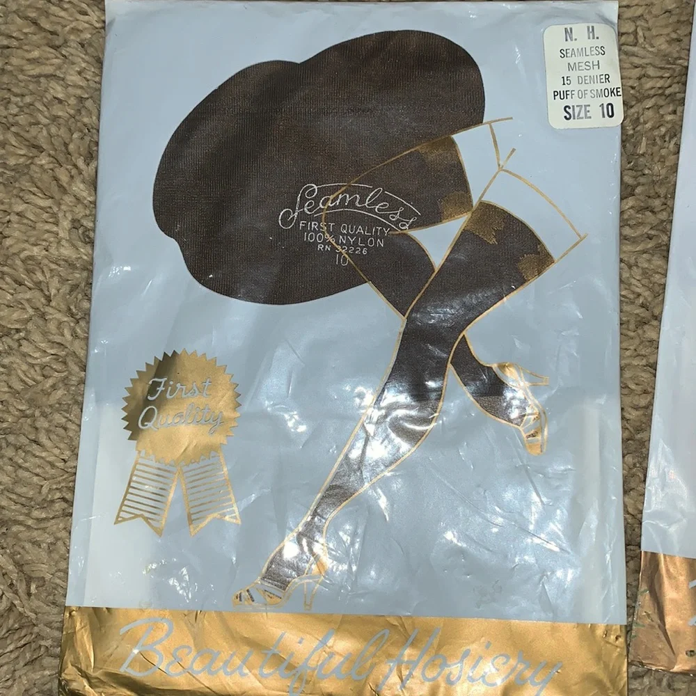 New! Antique Vintage 4 packs of hosiery - Picture 2 of 13